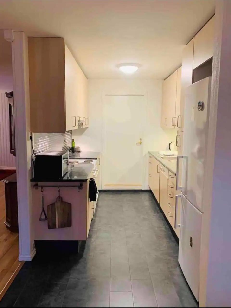 Arctic Inn, Cozy Single Bed Private Room In A Shared Apartment With Stunning Tromso Views المظهر الخارجي الصورة