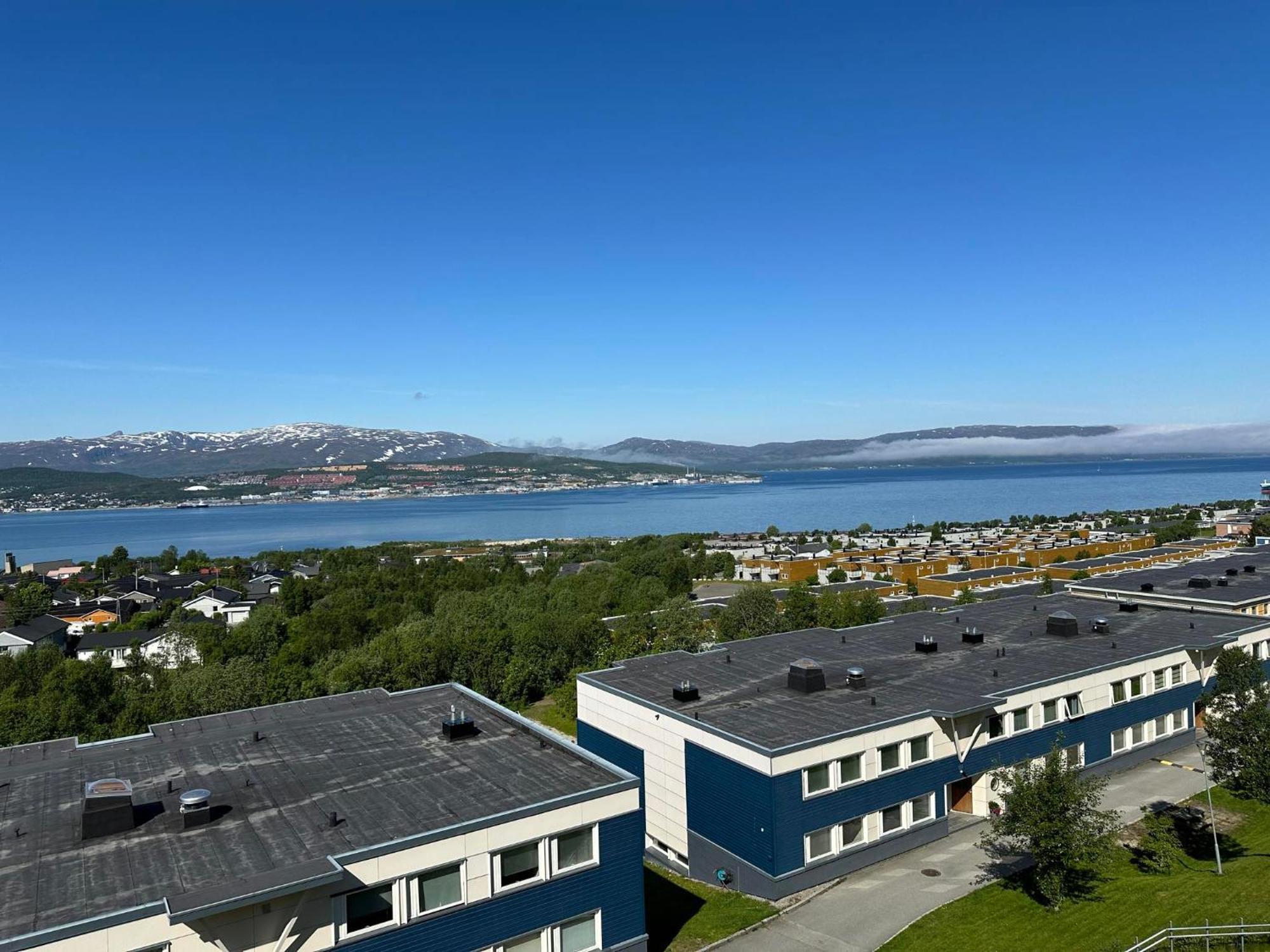 Arctic Inn, Cozy Single Bed Private Room In A Shared Apartment With Stunning Tromso Views المظهر الخارجي الصورة