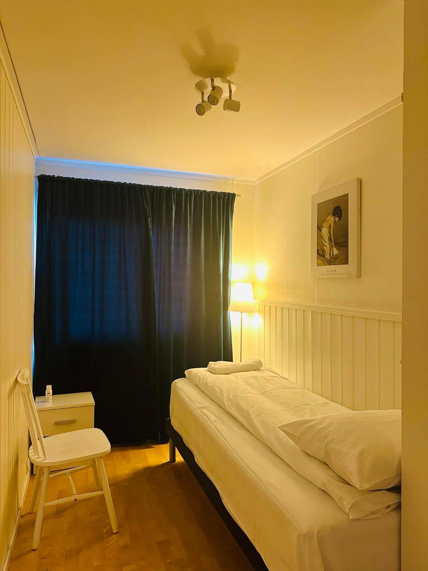 Arctic Inn, Cozy Single Bed Private Room In A Shared Apartment With Stunning Tromso Views المظهر الخارجي الصورة